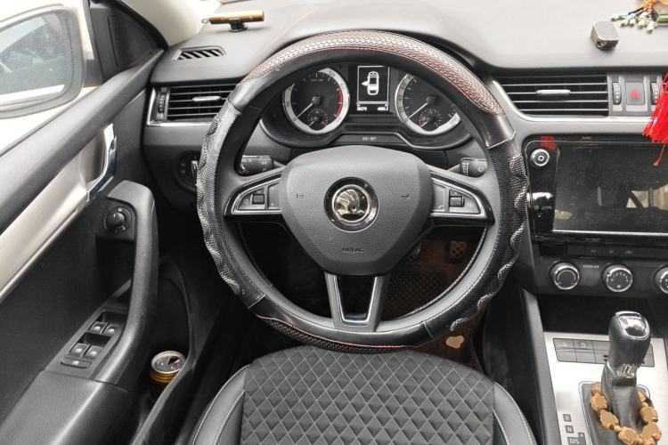 Used Skoda Octavia 2019 1.5L Automatic Luxury Edition Steering Wheel