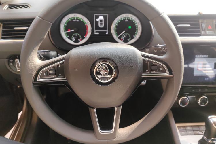 Used Skoda Octavia 2019 TSI280 DSG SmartDrive Luxury Edition China VI Steering Wheel