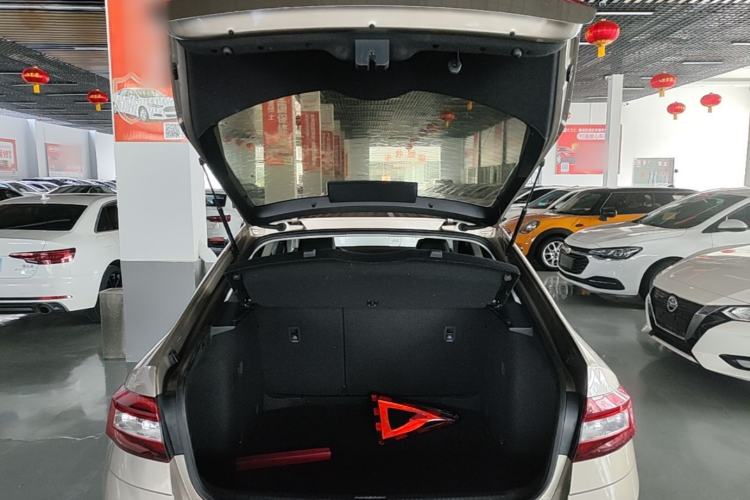 Used Skoda Octavia 2019 1.5L Automatic Smart Drive Luxury Edition China VI Standard Trunk