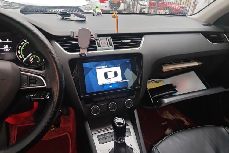 Used Skoda Octavia 2020 1.5L Automatic SmartDrive Comfort Edition Audio And AC Panel