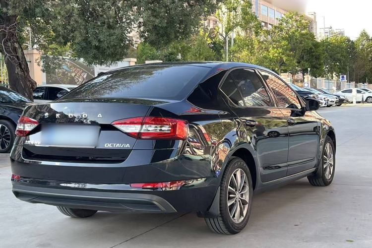 Used Skoda Octavia 2020 1.5L Manual Standard Edition Exterior 5