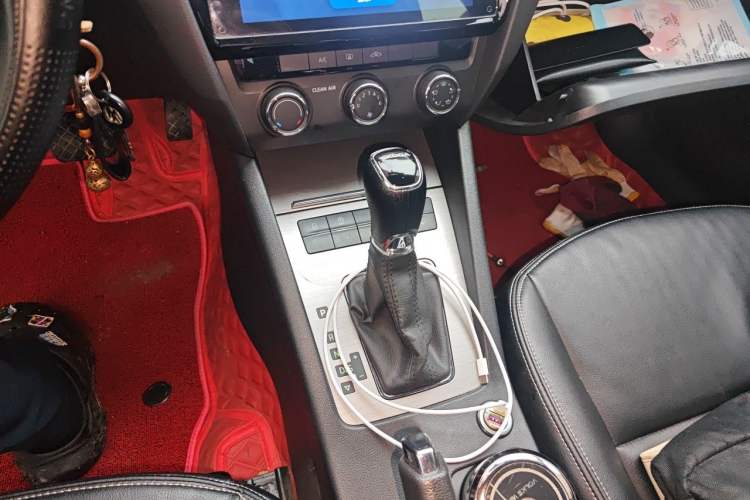 Used Skoda Octavia 2020 1.5L Automatic SmartDrive Comfort Edition Gear Lever