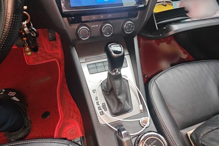 Used Skoda Octavia 2020 1.5L Automatic SmartDrive Comfort Edition Gear Lever