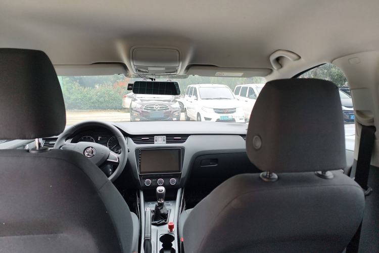 Used Skoda Octavia 2020 1.5L Manual Standard Edition Headliner