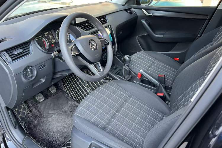 Used Skoda Octavia 2020 1.5L Manual Standard Edition Interior 2