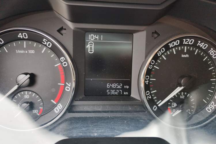 Used Skoda Octavia 2020 1.5L Manual Standard Edition Odometer Close Up