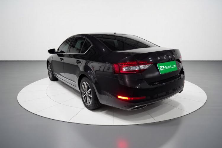 Used Skoda Octavia 2020 1.5L Automatic SmartDrive Luxury Edition Exterior 3