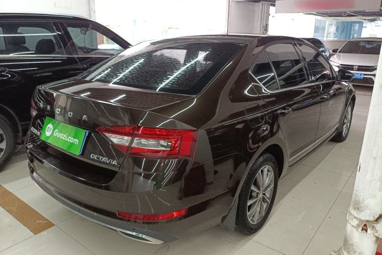 Used Skoda Octavia 2020 1.5L Automatic SmartDrive Luxury Edition Exterior 5