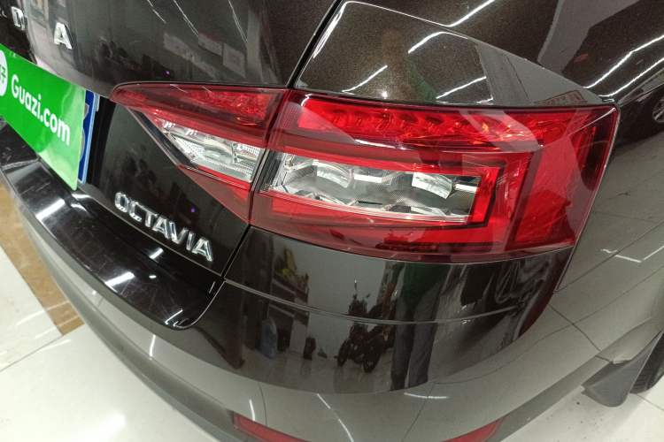 Used Skoda Octavia 2020 1.5L Automatic SmartDrive Luxury Edition Exterior 6
