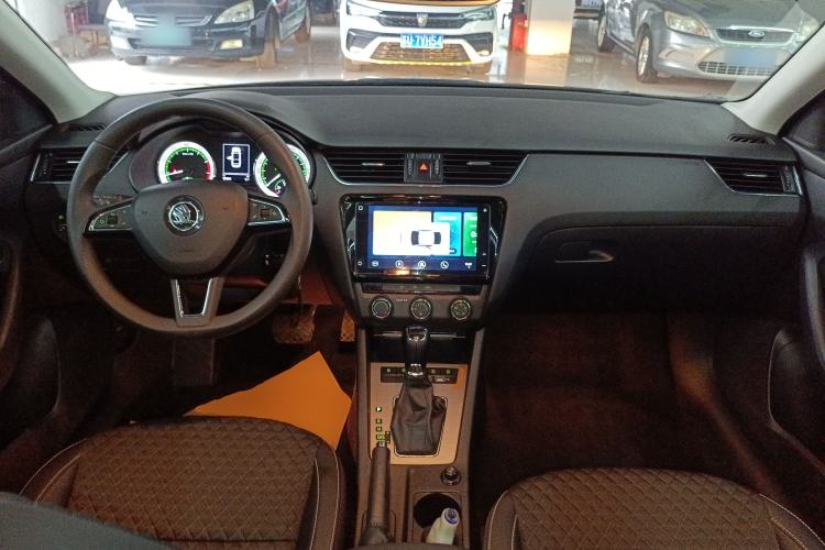 Used Skoda Octavia 2020 1.5L Automatic SmartDrive Luxury Edition Interior 2