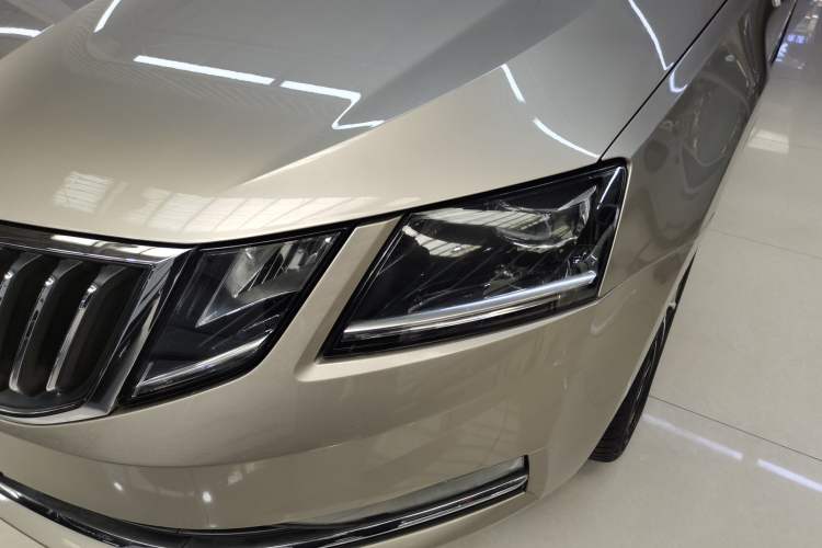 Used Skoda Octavia 2020 TSI280 DSG SmartDrive Luxury Edition Left Front Headlight