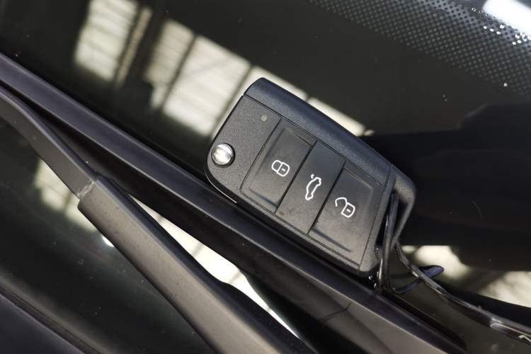 Used Skoda Octavia 2020 TSI280 DSG SmartDrive Luxury Edition Vehicle Key