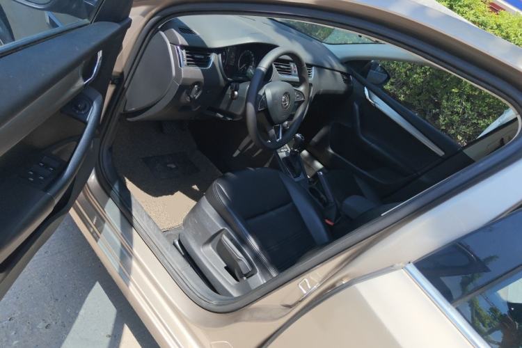 Used Skoda Octavia 2020 1.5L Automatic SmartDrive Comfort Edition Driver Seat