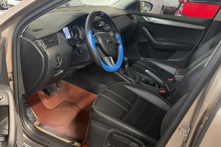 Used Skoda Octavia 2020 1.5L Automatic SmartDrive Comfort Edition Interior 2