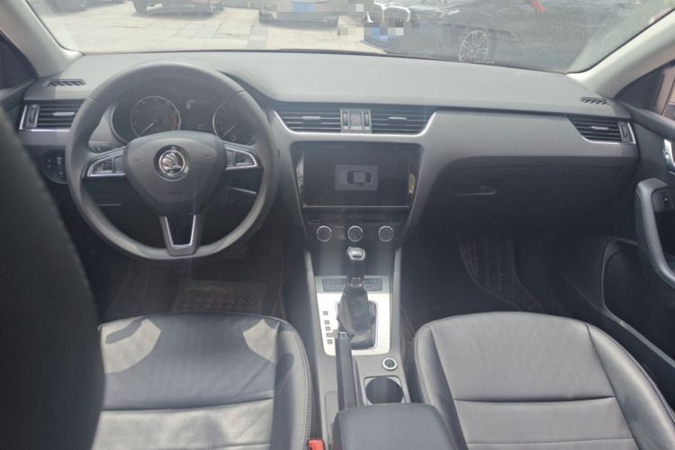 Used Skoda Octavia 2020 1.5L Automatic SmartDrive Comfort Edition Interior 2