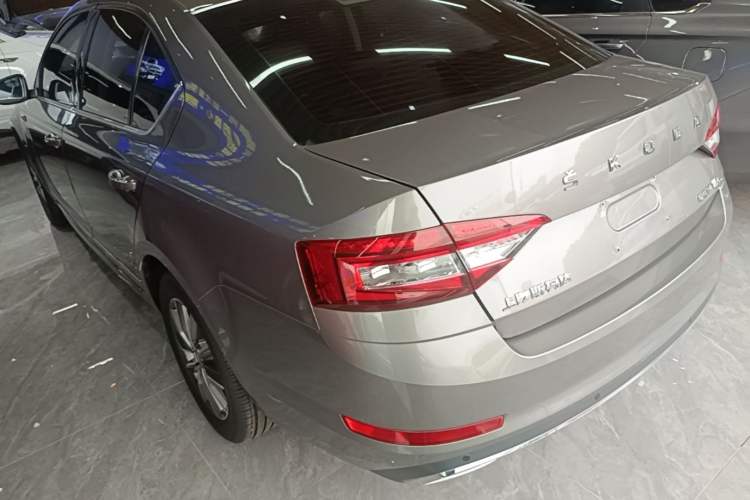 Used Skoda Octavia 2020 1.5L Automatic SmartDrive Luxury Edition Exterior 2