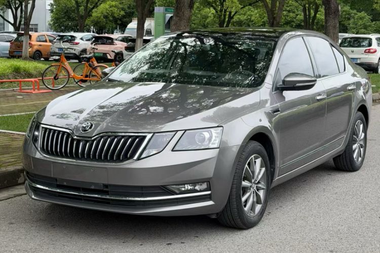 Used Skoda Octavia 2020 1.5L Automatic SmartDrive Luxury Edition Exterior 8