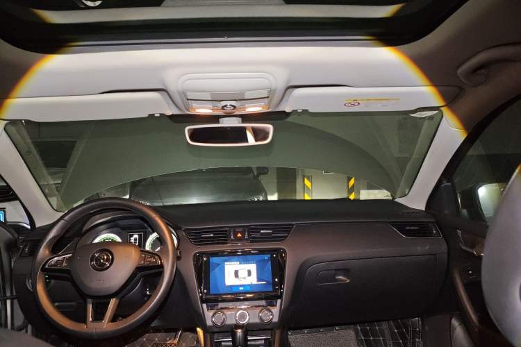 Used Skoda Octavia 2020 TSI280 DSG SmartDrive Luxury Edition Headliner