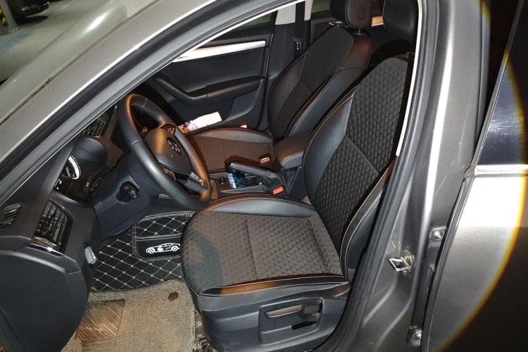 Used Skoda Octavia 2020 TSI280 DSG SmartDrive Luxury Edition Left Front Seat