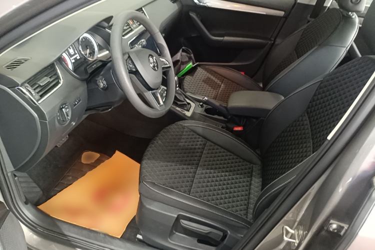 Used Skoda Octavia 2020 1.5L Automatic SmartDrive Luxury Edition Left Front Seat