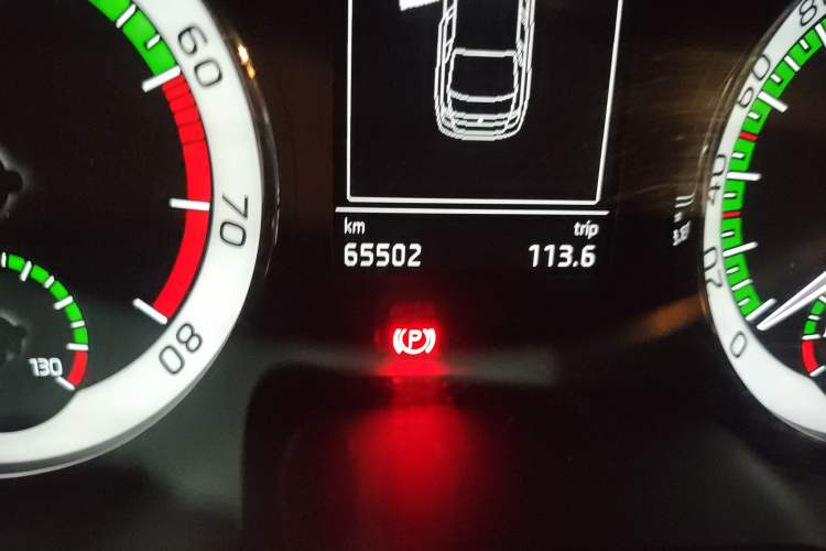 Used Skoda Octavia 2020 TSI280 DSG SmartDrive Luxury Edition Odometer Close Up