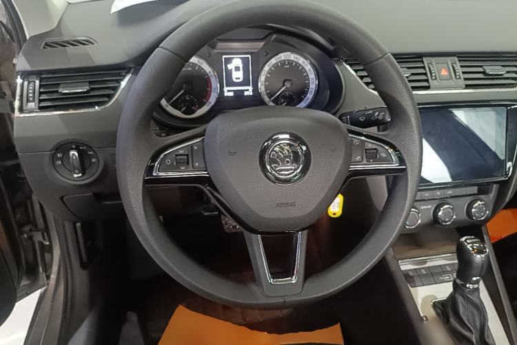 Used Skoda Octavia 2020 1.5L Automatic SmartDrive Luxury Edition Steering Wheel