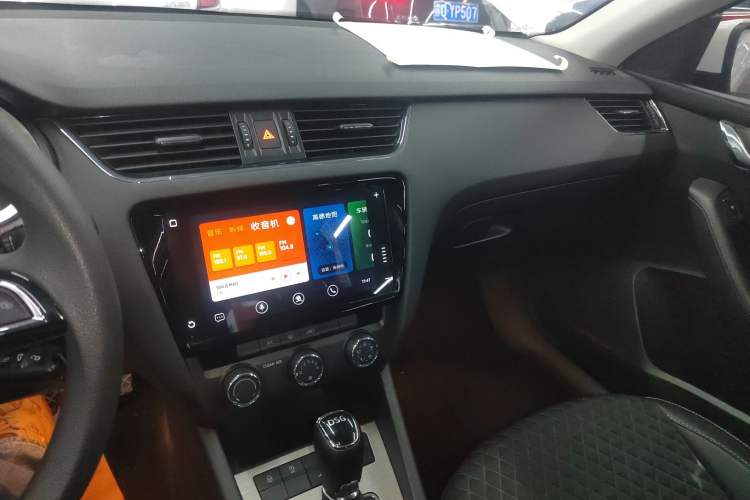 Used Skoda Octavia 2020 TSI230 DSG SmartDrive Luxury Edition Audio And AC Panel