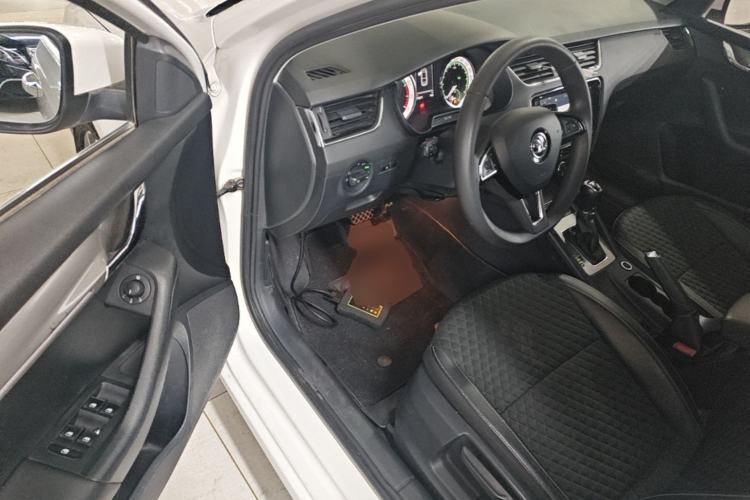 Used Skoda Octavia 2020 1.5L Automatic SmartDrive Luxury Edition Driver Seat