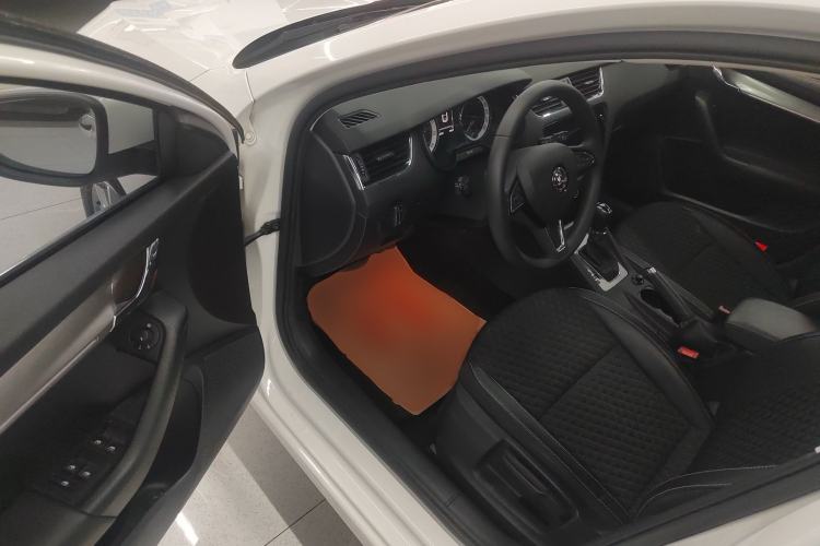 Used Skoda Octavia 2020 TSI230 DSG SmartDrive Luxury Edition Driver Seat