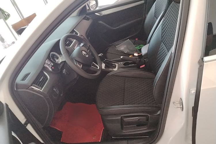 Used Skoda Octavia 2020 1.5L Automatic SmartDrive Luxury Edition Driver Seat