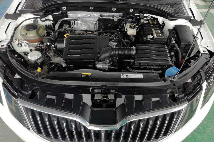 Used Skoda Octavia 2020 1.5L Automatic SmartDrive Luxury Edition Engine Bay