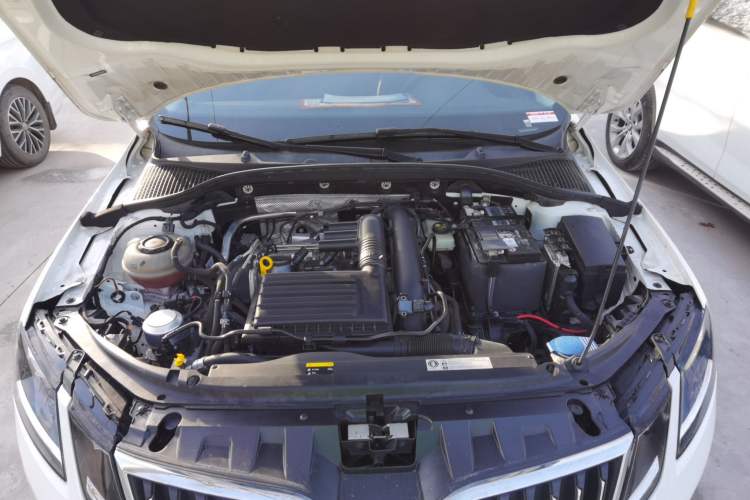 Used Skoda Octavia 2020 TSI280 DSG SmartDrive Luxury Edition Engine Bay