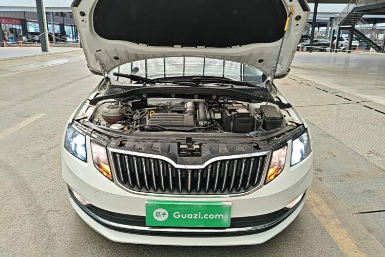 Used Skoda Octavia 2020 TSI230 DSG SmartDrive Luxury Edition Engine Bay