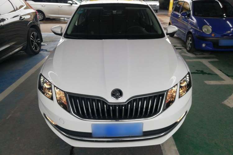 Used Skoda Octavia 2020 1.5L Automatic SmartDrive Luxury Edition Exterior 1