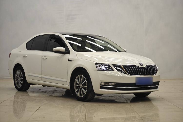 Used Skoda Octavia 2020 1.5L Automatic SmartDrive Luxury Edition Exterior 1