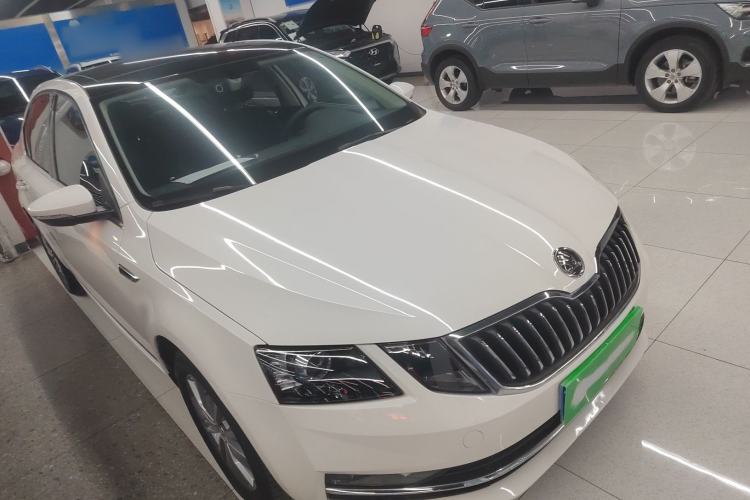 Used Skoda Octavia 2020 TSI230 DSG SmartDrive Luxury Edition Exterior 1
