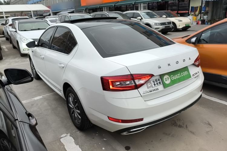 Used Skoda Octavia 2020 TSI230 DSG SmartDrive Luxury Edition Exterior 2