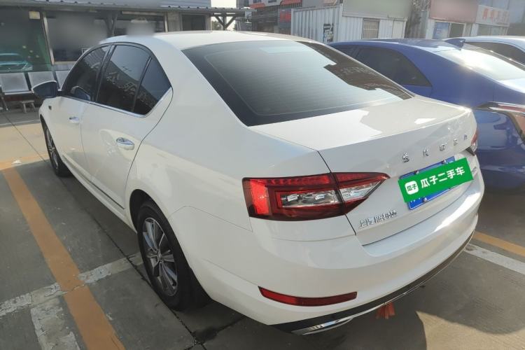 Used Skoda Octavia 2020 1.5L Automatic SmartDrive Luxury Edition Exterior 2