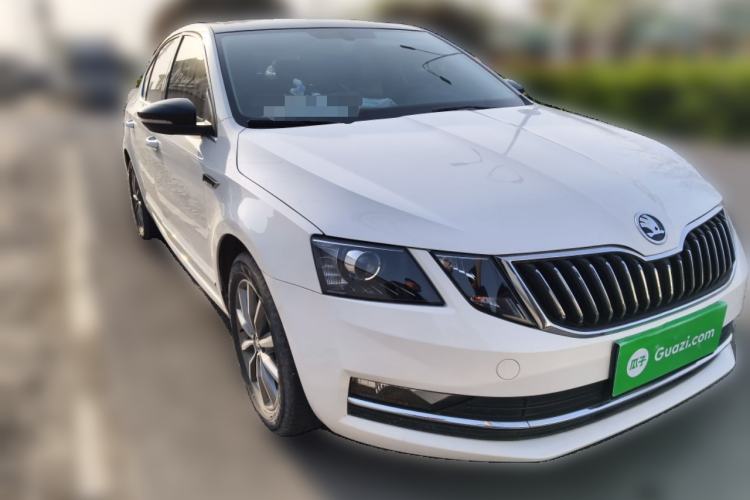 Used Skoda Octavia 2020 1.5L Automatic SmartDrive Luxury Edition Exterior 2