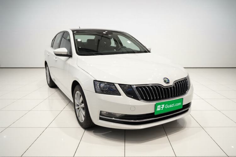 Used Skoda Octavia 2020 1.5L Automatic SmartDrive Luxury Edition Exterior 2