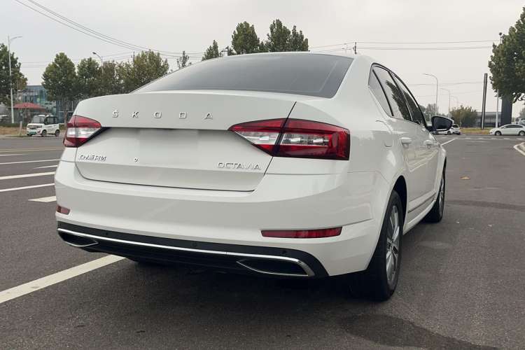 Used Skoda Octavia 2020 1.5L Automatic SmartDrive Luxury Edition Exterior 3