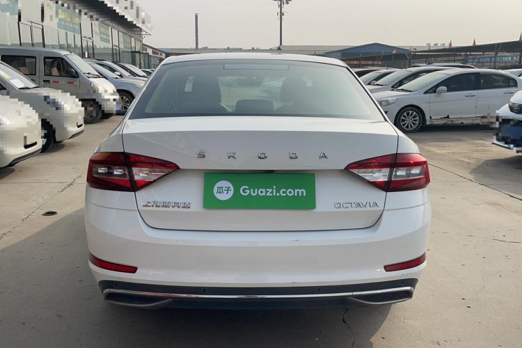 Used Skoda Octavia 2020 1.5L Automatic SmartDrive Luxury Edition Exterior 4