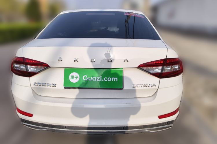 Used Skoda Octavia 2020 1.5L Automatic SmartDrive Luxury Edition Exterior 4