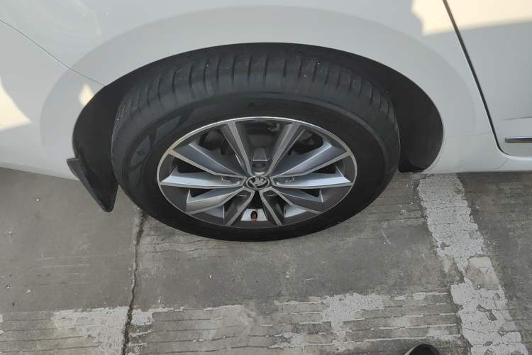 Used Skoda Octavia 2020 1.5L Automatic SmartDrive Luxury Edition Exterior 5