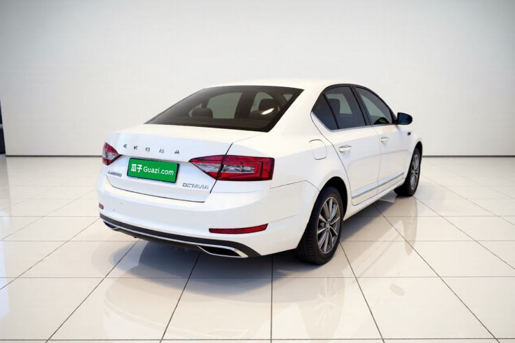 Used Skoda Octavia 2020 1.5L Automatic SmartDrive Luxury Edition Exterior 5