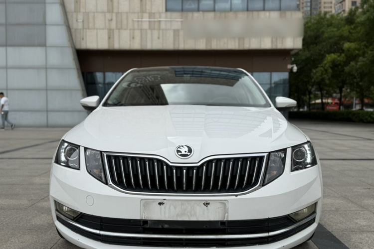 Used Skoda Octavia 2020 1.5L Automatic SmartDrive Luxury Edition Exterior 6