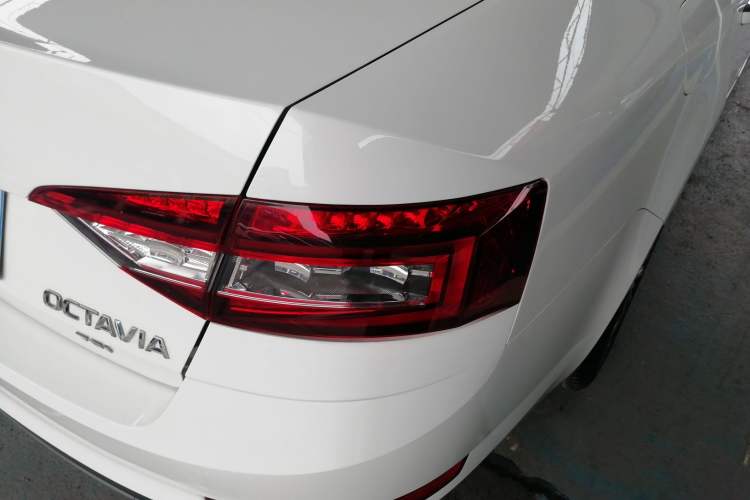 Used Skoda Octavia 2020 1.5L Automatic SmartDrive Luxury Edition Exterior 6