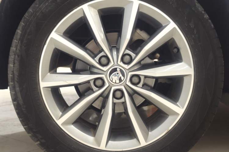 Used Skoda Octavia 2020 1.5L Automatic SmartDrive Luxury Edition Exterior 7
