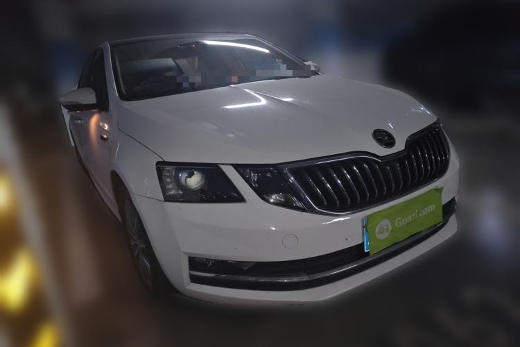 Used Skoda Octavia 2020 1.5L Automatic SmartDrive Luxury Edition Front Right 45 Deg