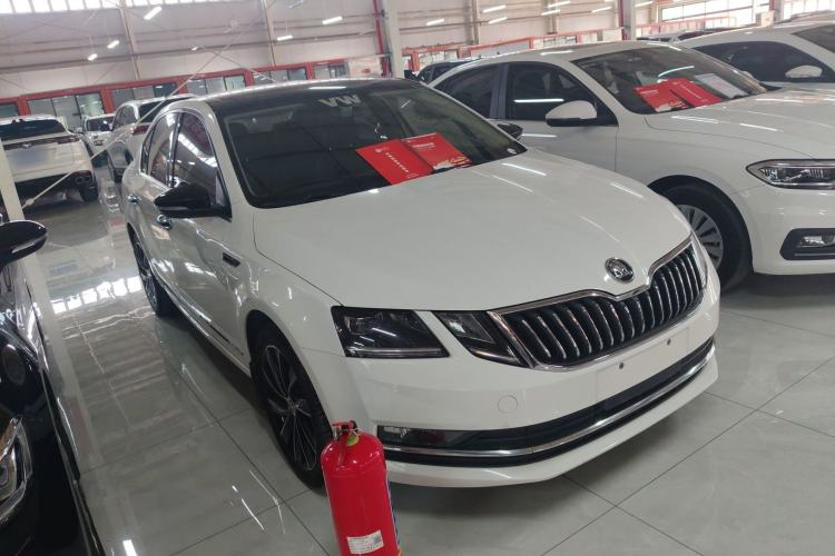 Used Skoda Octavia 2020 TSI280 DSG SmartDrive Luxury Edition Front Right 45 Deg